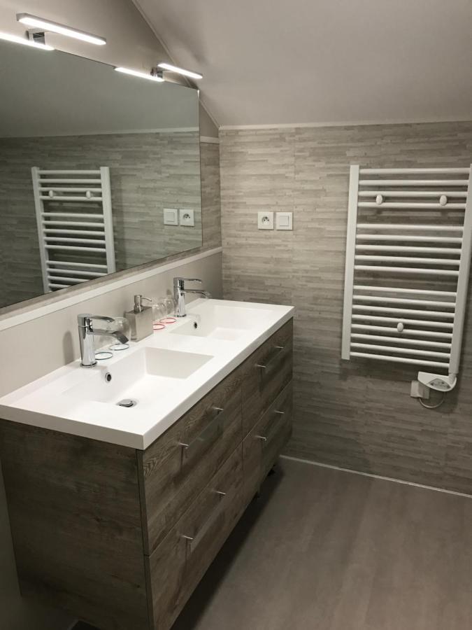 Chez Chris Et Vince Bed & Breakfast Bazoges-en-Paillers ภายนอก รูปภาพ